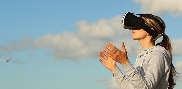 Demonstrating a virtual reality headset