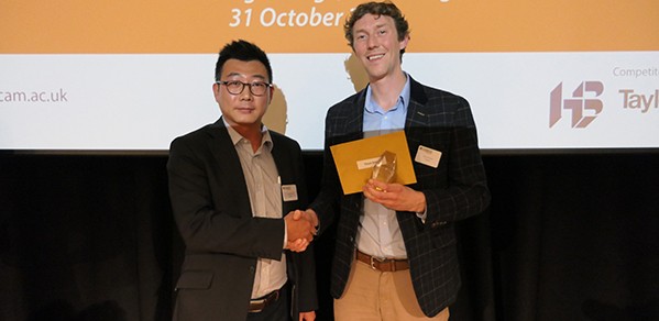 Dr Christopher Proctor (right) collects third prize from Tongtong Zhu, co-founder of Poro Technologies.