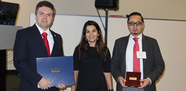 Dr Ioannis Brilakis (left) and Dr Juan M. D. Delgado (right) receive the 2019 J. James R. Croes Medal.