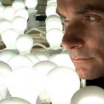 David MacKay in the University of Cambridge film, “How Many Lightbulbs”, which looks at his research on sustainable energy.