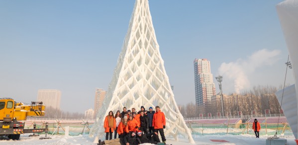 The ice tower, designed by Professor Arno Pronk, awarded first prize in the competition