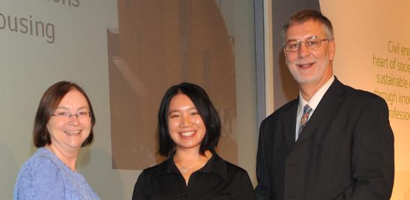 Joan Ko(middle) and Dr Dick Fenner(right) receiving their prize