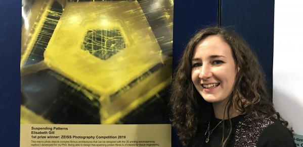 Elisabeth Gill with her 2019 prize winning photo
