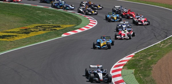 Kimi Raikkonen leading the field in the McLaren-Mercedes MP4-20 at the Spanish Grand Prix, 8th May 2005, Circuit de Catalunya, Barcelona, Spain. Photo courtesy of LAT Photographic. 