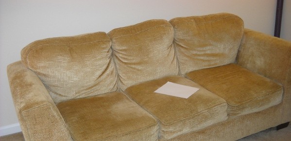 A sofa before being subejct to the 3D visual environment