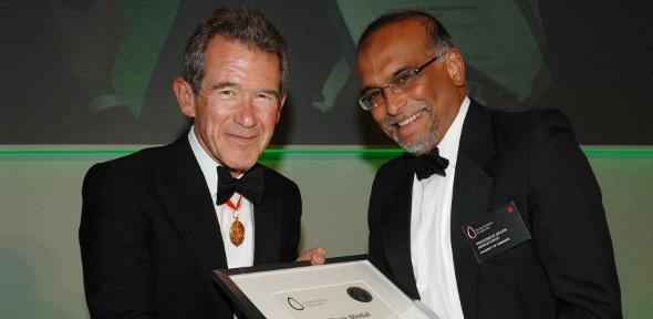 Professor Gehan Amaratunga (right) receives Royal Academy of Engineering’s Silver Medal