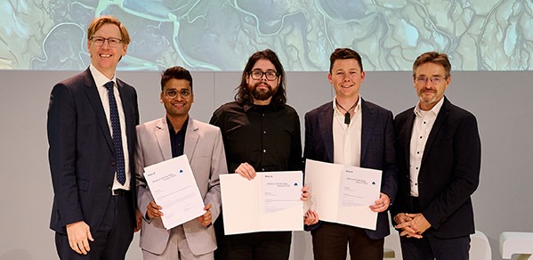 From left, Holger Tewes-Kampelmann (CEO Allianz RE/jury member); Shagun Garg (University of Cambridge); Diego Altafini (Cardiff Uni); Mitchell Anderson (Canterbury Uni); Prof Ralf Ludwig (LMU Munich) 