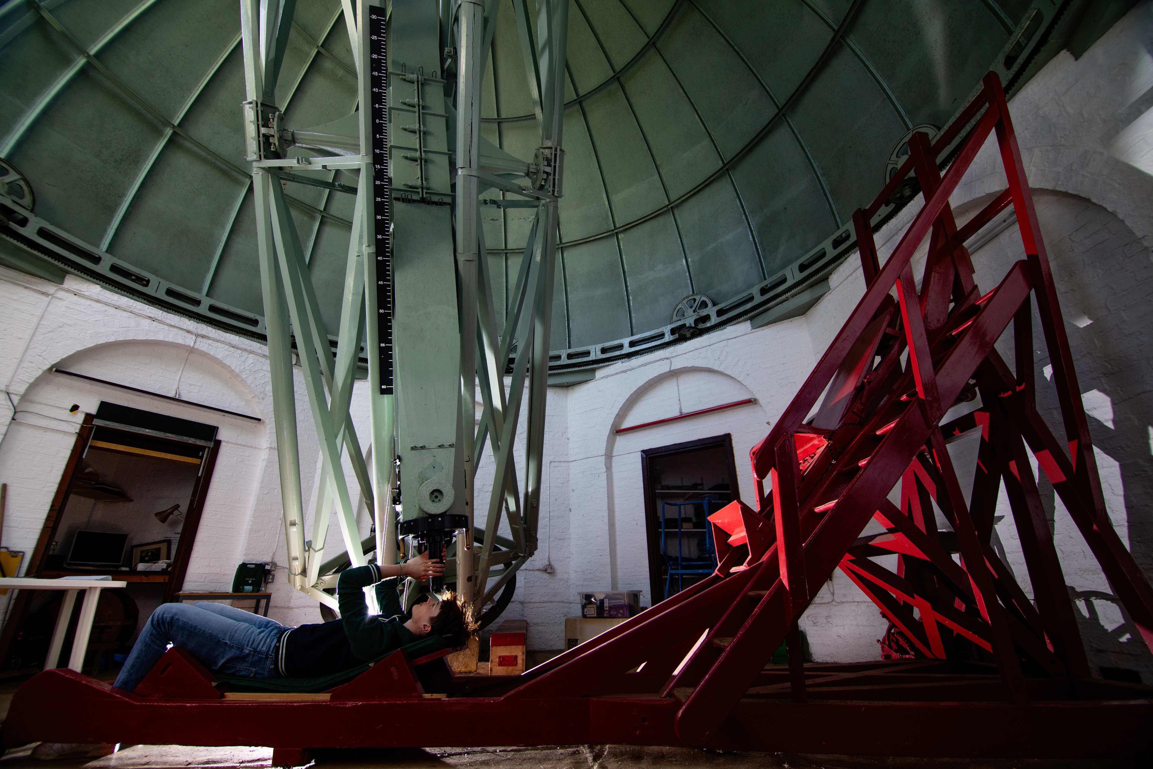 A University of Cambridge student stargazing at the Institute of Astronomy. Copyright: University of Cambridge